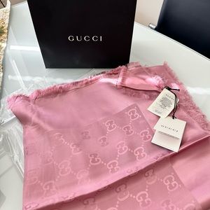 Gucci GG Pink scarf